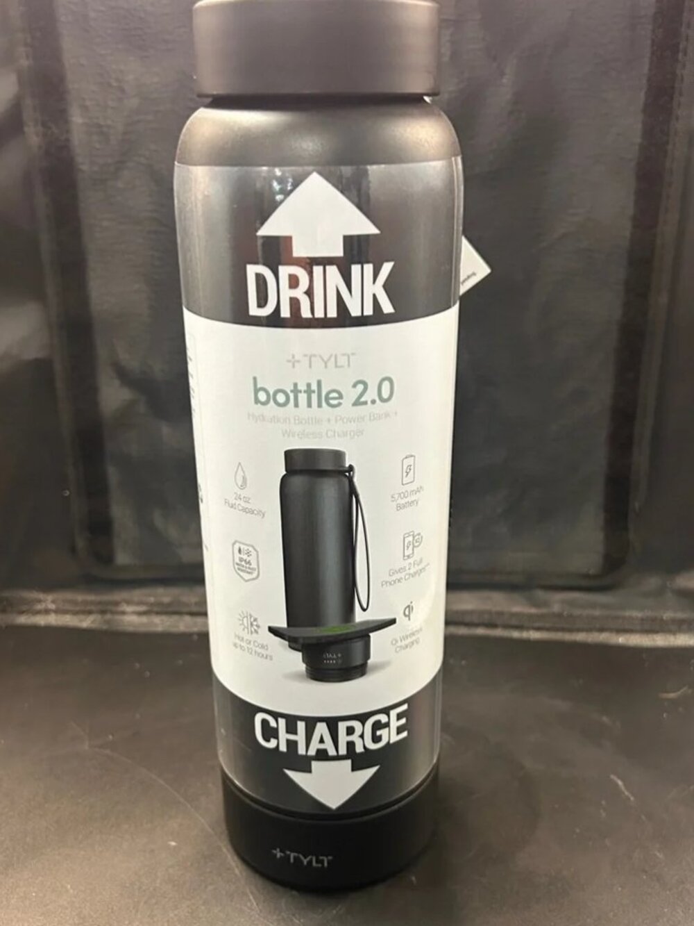 TYLT 24oz Power Water Bottle 2.0 with Built-In Phone Charger/NWT